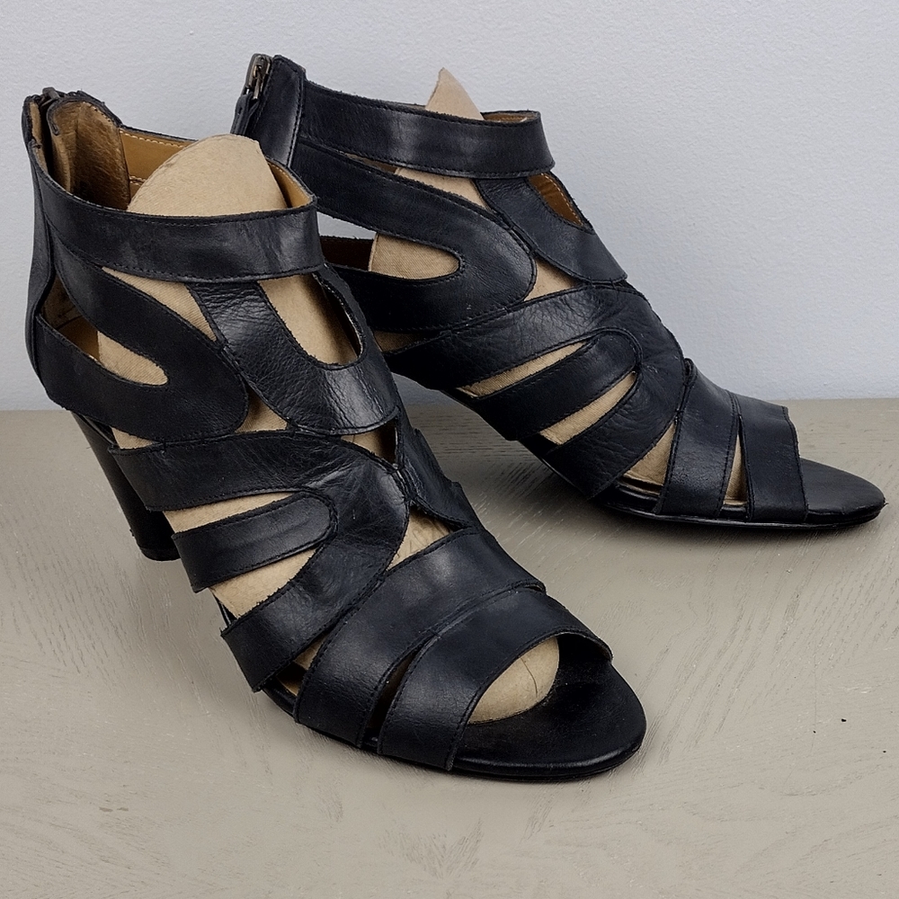 Bandolino Open Toe Sandal Heels - Picture 2 of 8